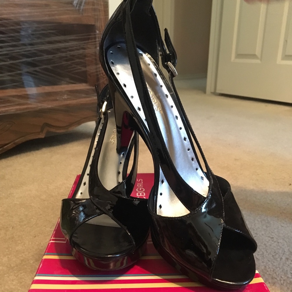 Like New! BCBGirls black patent leather heels